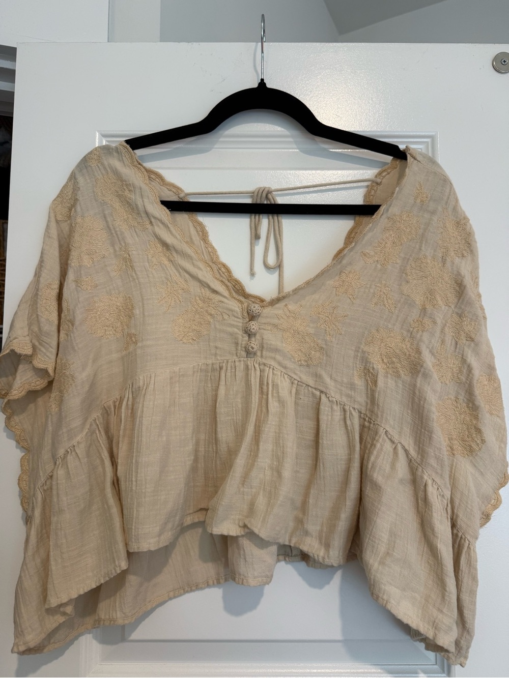American Eagle Boho Embroidered Cream Peasant Top